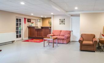 TiltonLodge Inn & Suites