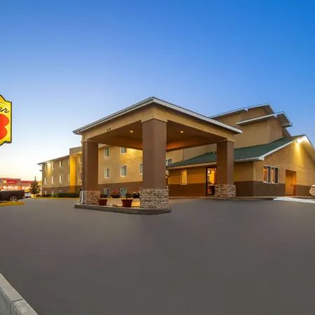 Super 8 by Wyndham Dodge City