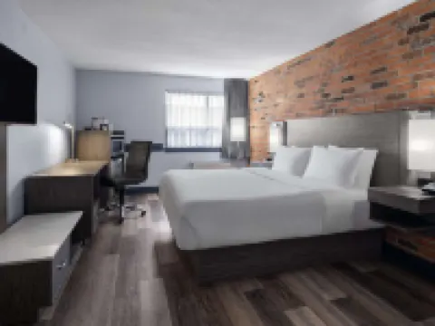 Travelodge by Wyndham Barrie Hotels in Barrie