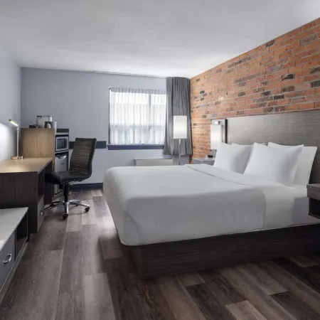 Travelodge by Wyndham Barrie Hotels in Simcoe County