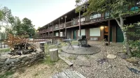Shady Cliff Resort Hotels in Lewisburg
