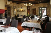 Logis Hotels- Auberge de la Tour - Hôtel et Restaurant