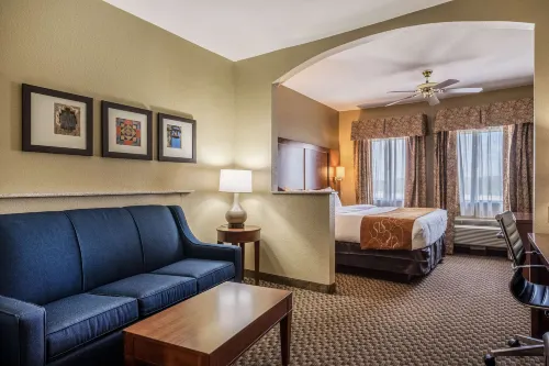 Comfort Suites Near Texas State University - 2-Star