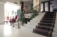 Eona Beach Resort - parking