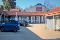 Countryman Motor Inn Cowra - parking