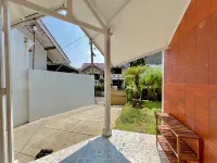 Villa Hanum Puncak Private Pool 2 Kamar Tidur Hotel di Sindanglaya