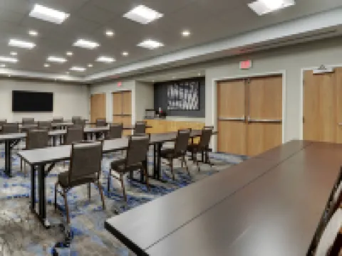 フェアフィールド イン & スイーツ バイ マリオット・アシュビル ウィーバーヴル ウィーヴァーヴィルのホテル