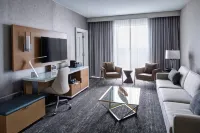 Auburn Hills Marriott Pontiac Hotels near The Crofoot