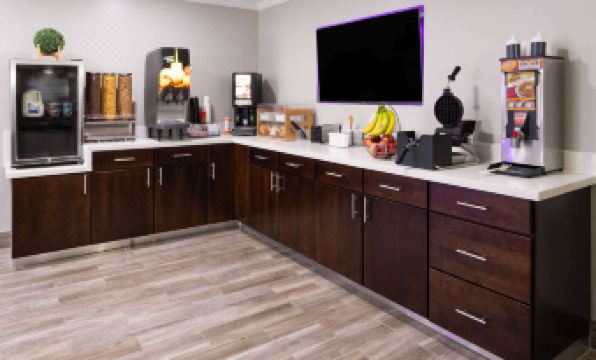 Super 8 by Wyndham Burnham/Lewistown