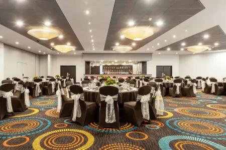 Radisson Red Hotel London Heathrow