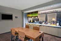 Home2 Suites by Hilton Atlanta Airport North - breakfast