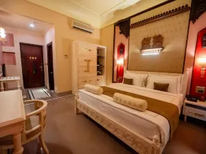 BrijRama Palace, Varanasi - by the Ganges