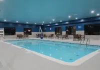 Hampton Inn Hutchinson - Pools