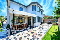 New Designer Home Retreat 16 ppl near Disney Universal DTLA and Beaches.