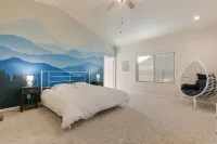 Spacious 1 Level Sisters Home - Walk to Downtown Hotels in Sisters