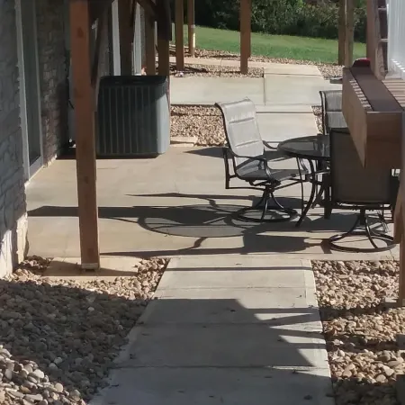 1 Br Full Kitchen Starting at $99Mountain Views, Pet Friendly on 4 Acres!