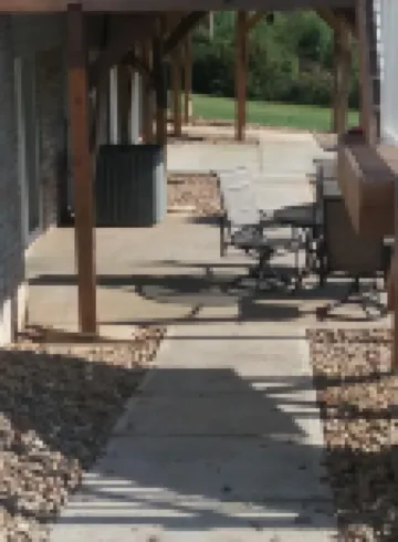 1 Br Full Kitchen Starting at $99Mountain Views, Pet Friendly on 4 Acres!