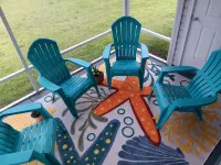 Paradise Village home in perfect golfing and recreation center location.