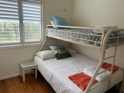 The Beach Houseclean200m Level Walk to Beach4 Bedroomssecure Yard Hotels near BLUE POINT