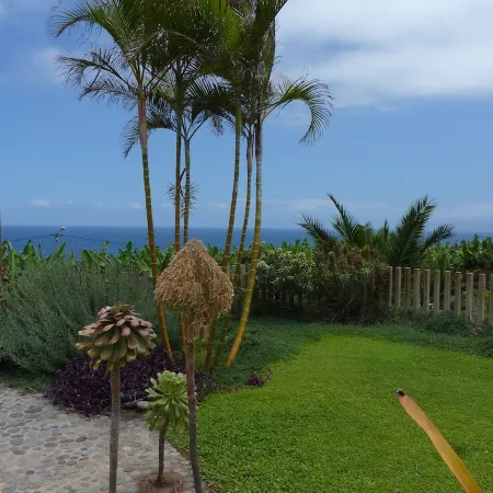 Villa con Piscina en Primera Linea de Costa_finca Ecologica