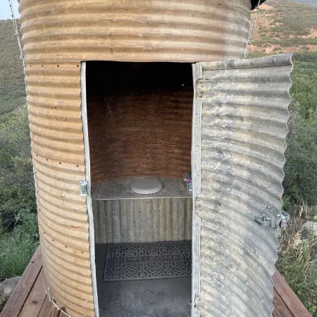 The Silo - Unique Guest Room with Great Views