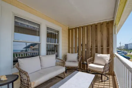 MareBella 2nd row Ocean front with Gorgeous sunrises Отели в г. Стамп Саунд