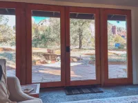 Red rock views ♦ Private access to the forestry ♦ The perfect romantic escape