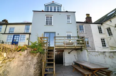 Riverside, Fowey. A gorgeous Cornish seaside cottage. Hotel dekat Fowey Aquarium