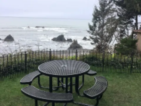 Pets welcome. Great Ocean View .  Remodeled Kitchen. Fire Pit. BBQ<br>Free WiFi. Hotels in Harbor