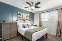 Spacious Desert Retreat: Pickleball, Pool & Spa, Putting Green, & Playground Hotels in Casas Adobes