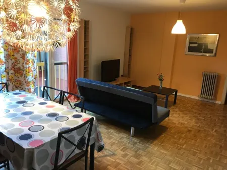 QUEVEDO PLAZA BIERZO Отели рядом с достопримечательностью «Леонский собор»