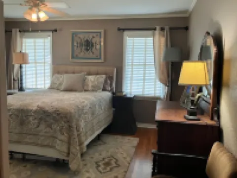 Country House-5 mins to Jacksboro. Hotels in Jack County