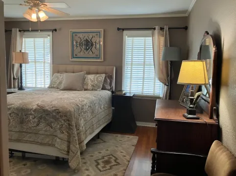 Country House-5 mins to Jacksboro. Hotels in Jack County