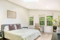 Peaceful Retreat on Lake Norman /Pontoon Boat Ava.