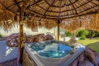 Family Friendly Desert oasis on golf course with Heated Pool!