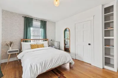 New England Charm, Portland - Parking included Terrarium 주변 호텔