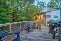 Hot Tub • Fire Pit • Walk to Blue Ridge Lake • Dog Friendly Hotels in Morganton