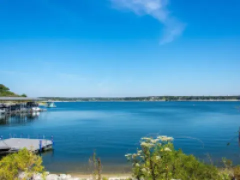 Lake Ridge Oasis Hotels in Belton