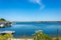 Lake Ridge Oasis