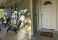 Razorback Retreat: 3BR, 2BA • Sleeps 8 • King Bed • Garage Access • 2min to UofA