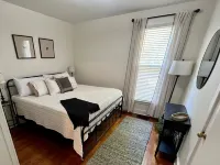 Cottage on Kirkwood: Downtown Charm, Close to IU
