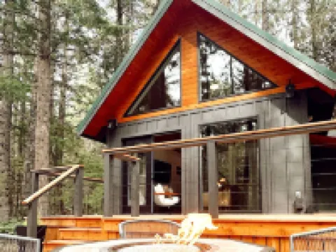 Among the Trees in Ashford, WA - Minutes to Paradise Mt. Rainier entrance 阿什福德酒店