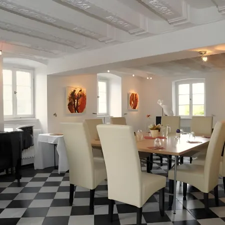 Rhein River Guesthouse - Direkt am Rhein