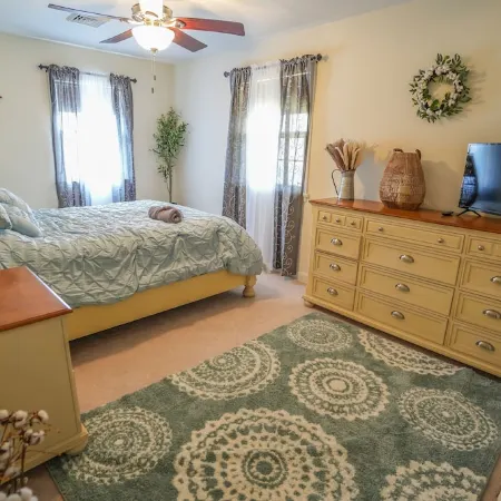 New River Gorge Oasis-Hot Tub- Game Room- Fire pit- Good Vibes