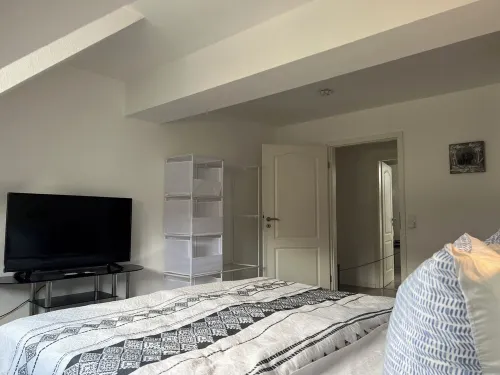 Schöne Dachgeschosswohnung im Gastroviertel an der Elbe