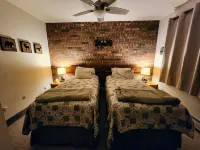 TIPS UP TOWNHOME-4BD 2.5BA-IDEAL STOWE LOCATION-5MI TO MOUNTAIN-3MI TO DOWNTOWN