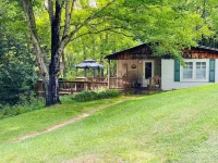 Pet-friendly, private, refuge. Monthly renters welcome. No extra fees.