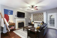Relax, Dine, Shop! Cozy Downtown Boerne Home, Less Than 1 Mile from Main St!
