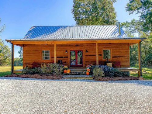 Quaint Little Cabin with a view.