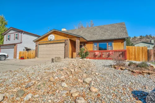 NEW! Centrally located I Garden of the Gods I Pets
